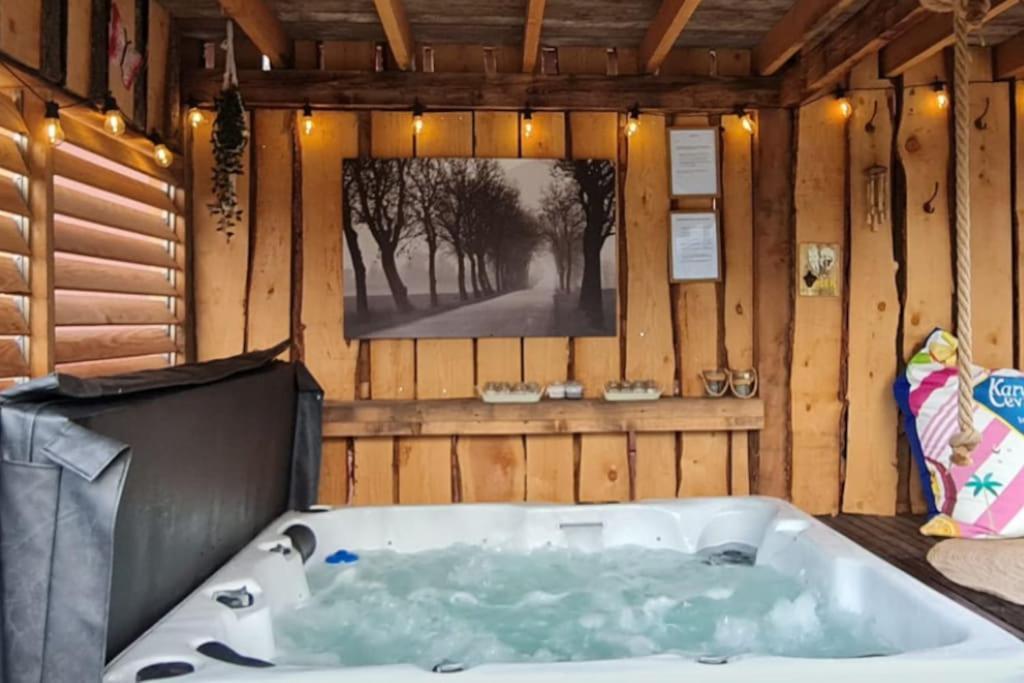 Wellness Chalet Met Jacuzzi, Sauna, Omheinde Tuin, Sint-Annaland Extérieur photo
